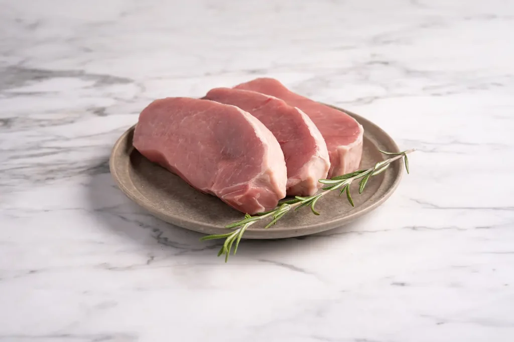 Schweinefilet auf hellem Hintergrund – Galeriebild 2/2 – Schader Fleisch – Produkte